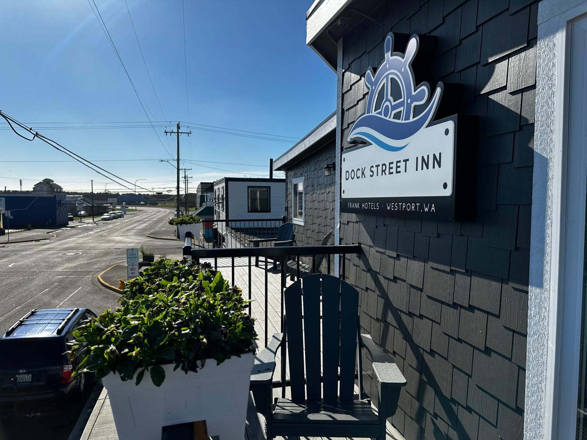 Dock Street Inn Westport Exterior photo