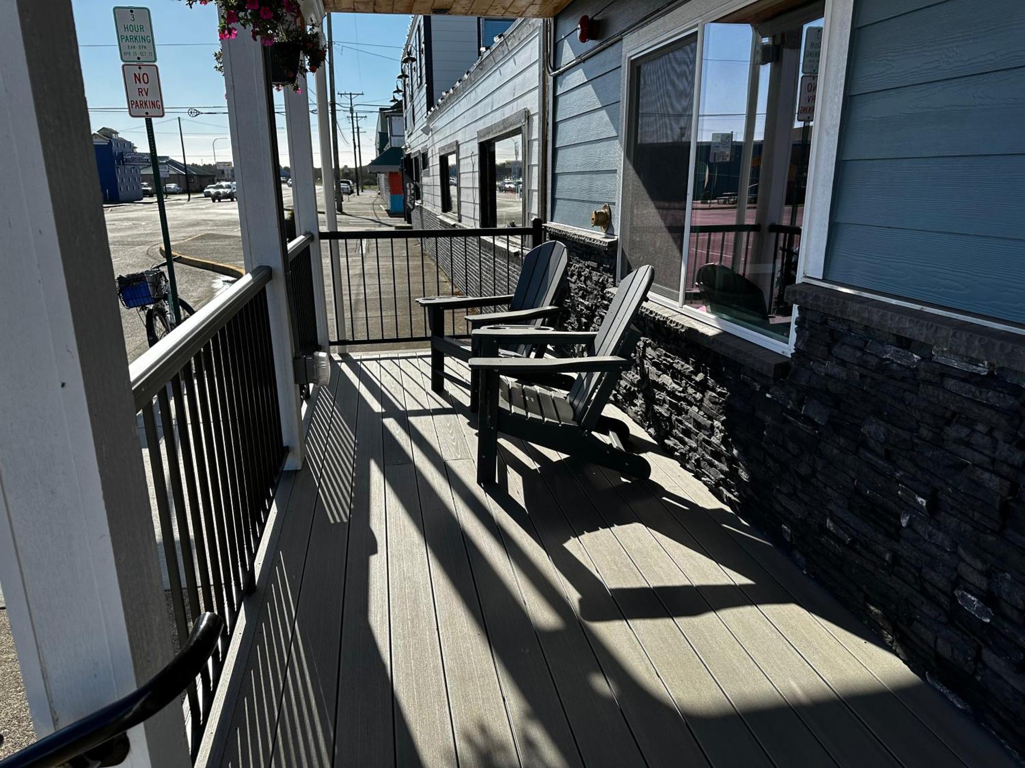 Dock Street Inn Westport Exterior photo